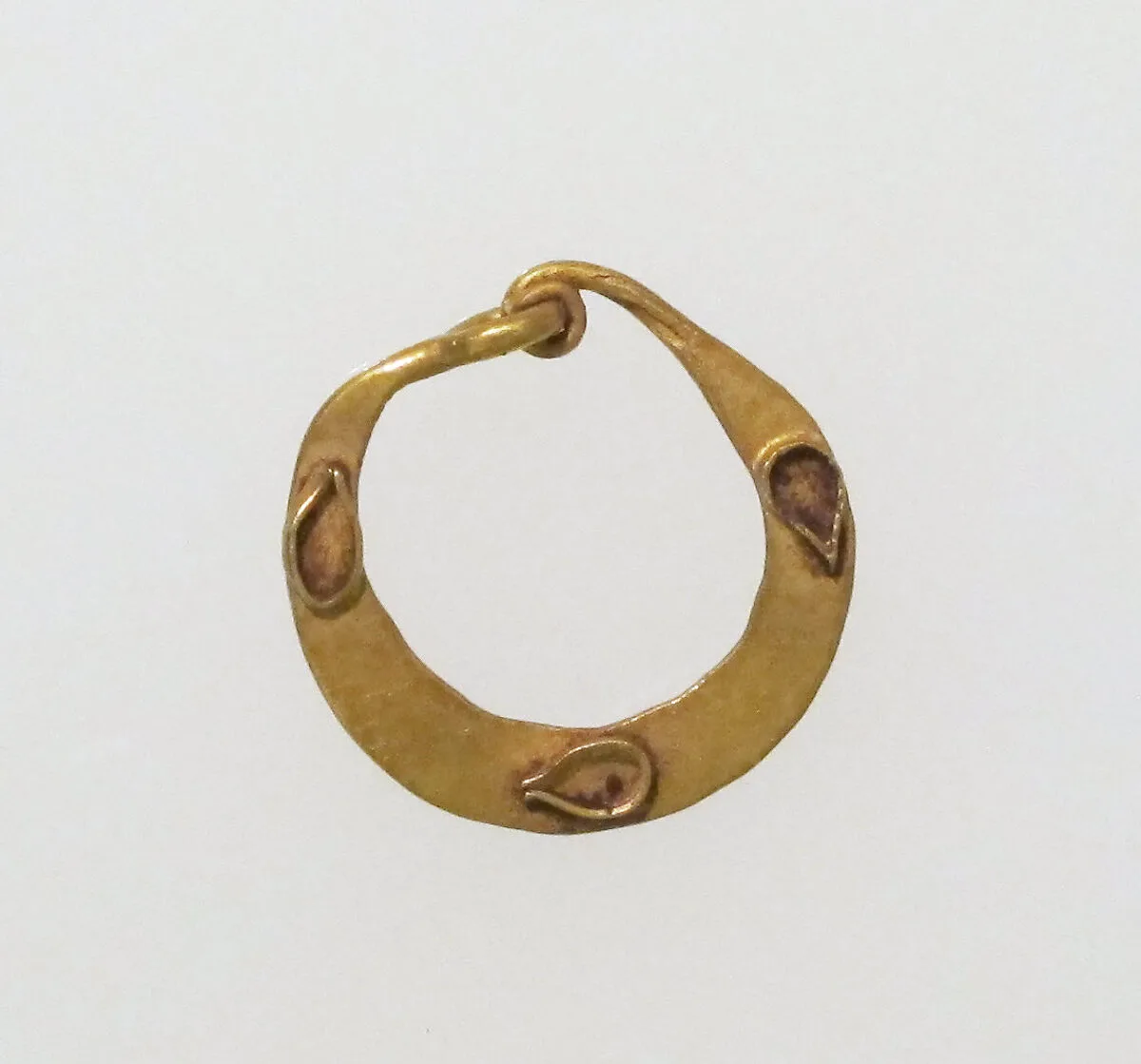 Earring, crescent-shaped — Unknown