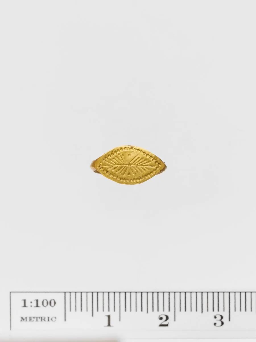 Gold ring — Unknown