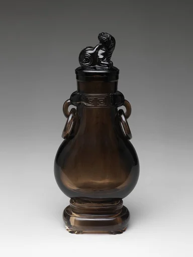清 煙晶獅紐蓋瓶|Vase with cover and base