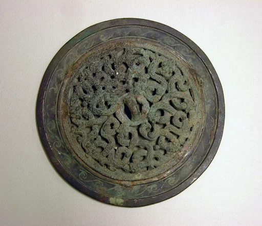 戰國 蟠螭紋銅鏡|Mirror with interlaced dragons