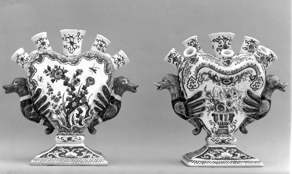 Pair of nozzled vases — Samson and Company