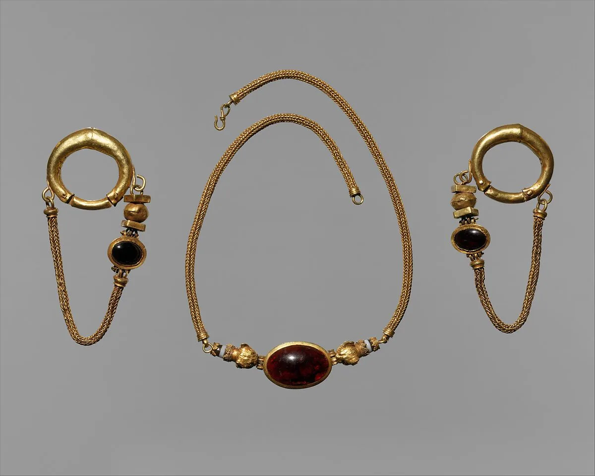 Gold, garnet, and agate necklace and earrings — Unknown