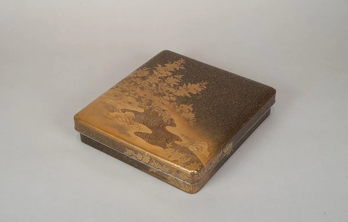 江戸時代 山吹蒔絵硯箱|Writing Box with Yellow Rose Flowers and Rushing Stream — Unknown
