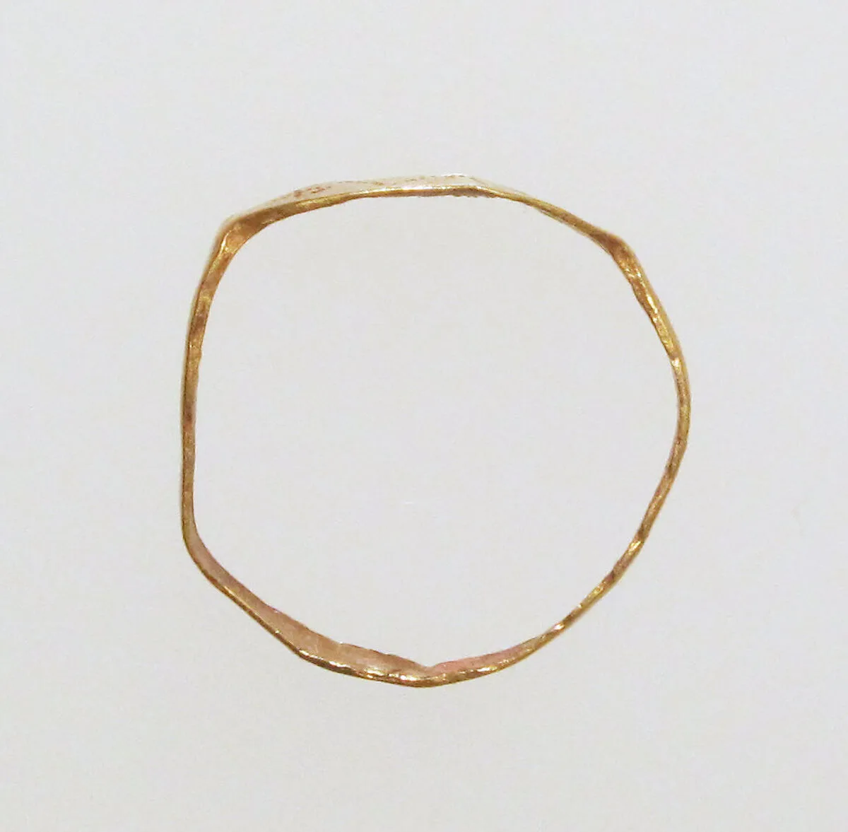 Gold ring with inscription — Unknown