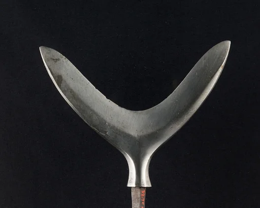 Arrowhead (<i>Yanone</i>)