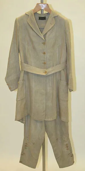 Riding habit — Unknown