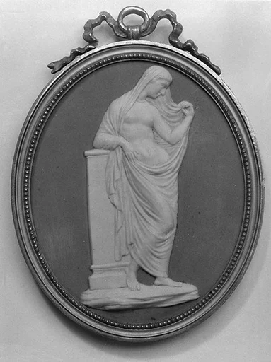 Cameo medallion