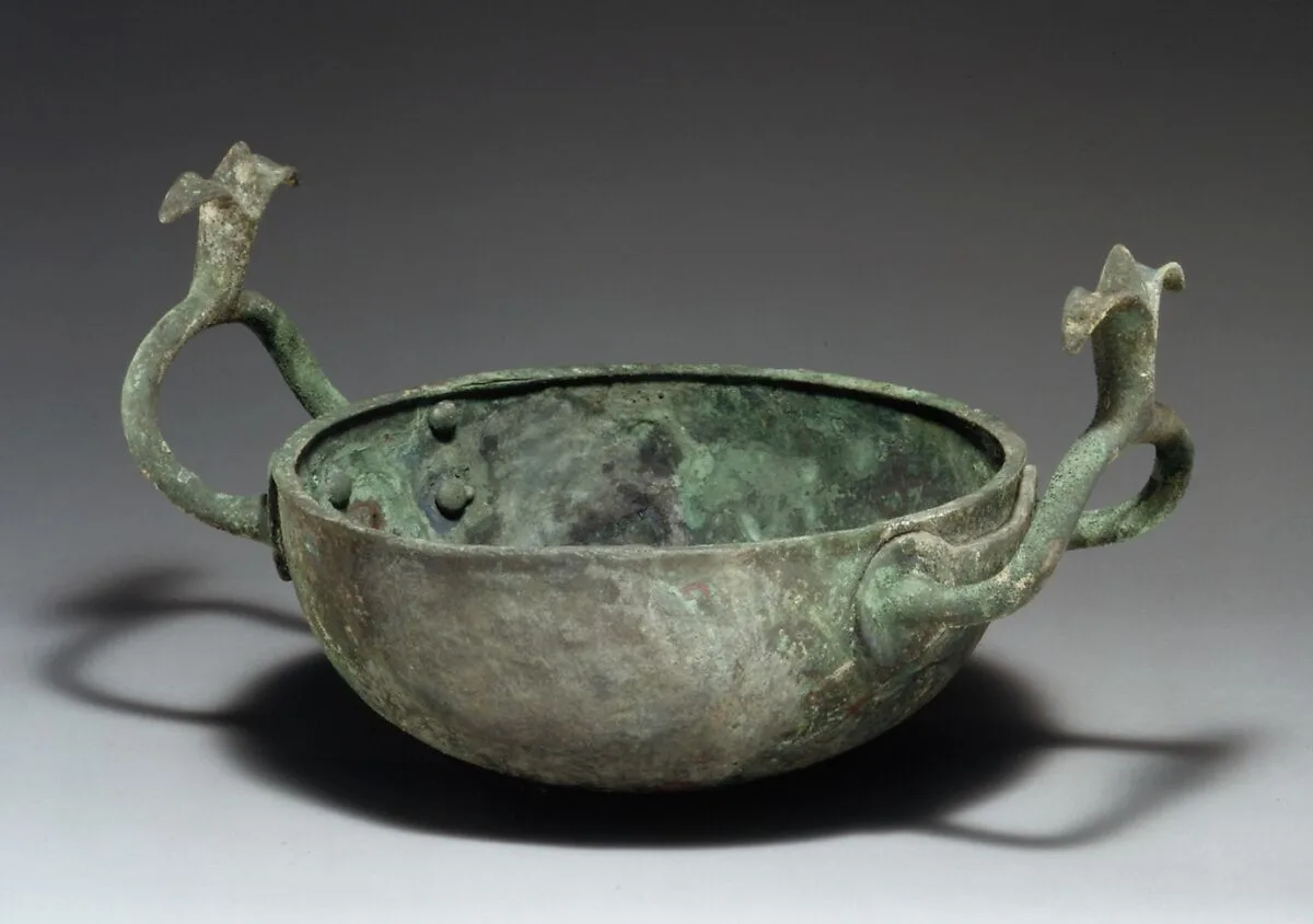 Bronze bowl with handles terminating in lotuses — Unknown