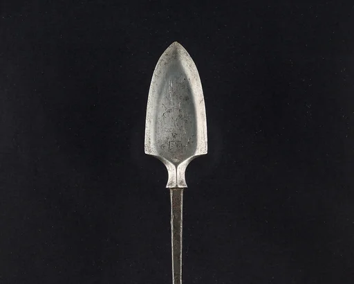 Arrowhead (<i>Yanone</i>)