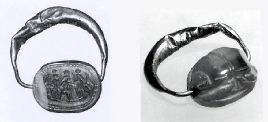 Gold ring with chalcedony scarab — Unknown