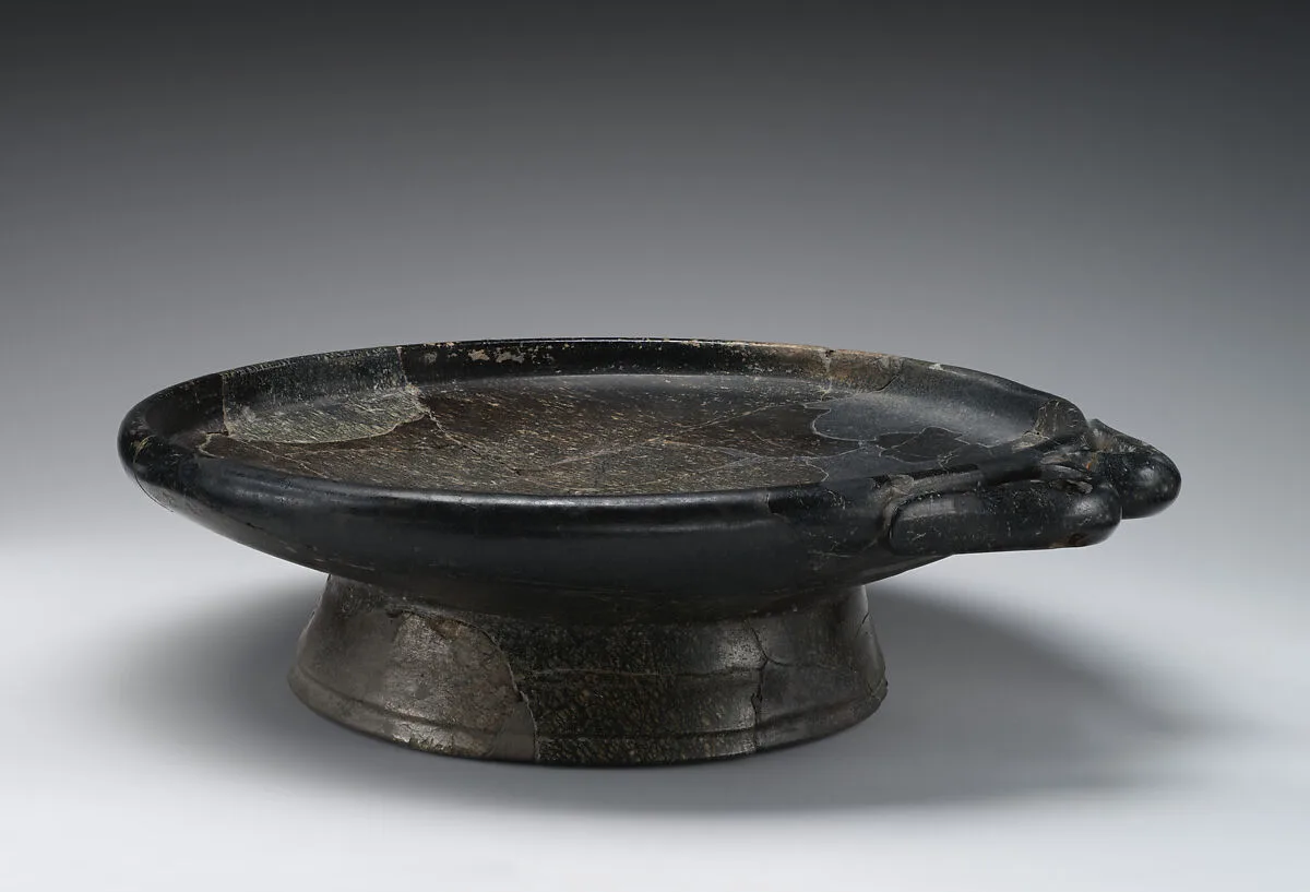 Dish with ducks' heads — Unknown