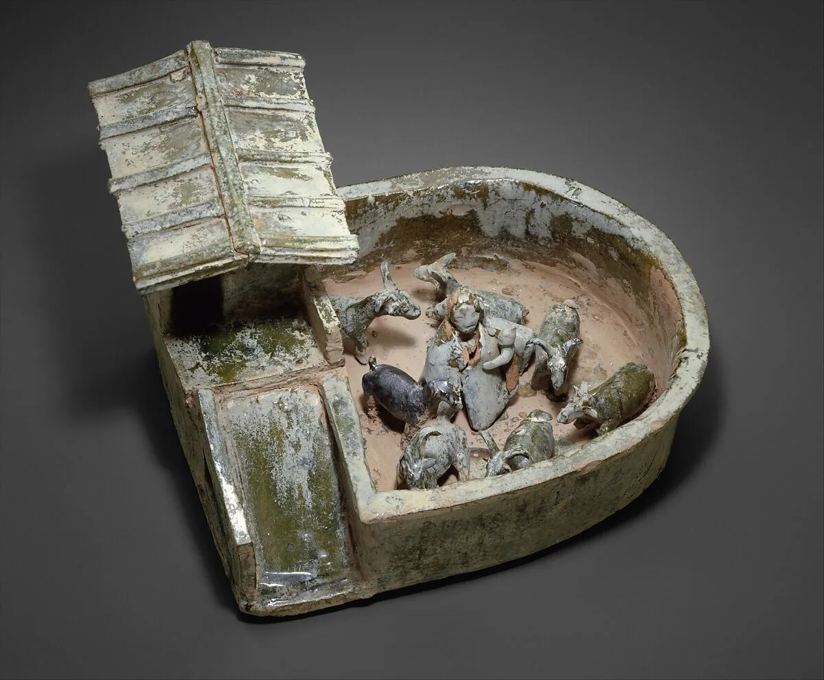 東漢 鉛綠釉陶明器建築模型(一組)|Animal Pen with Figures — Unknown