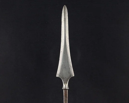 Arrowhead (<i>Yanone</i>)