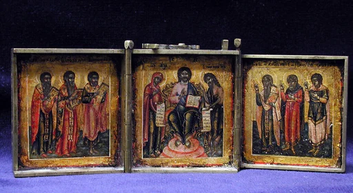Traveling triptych