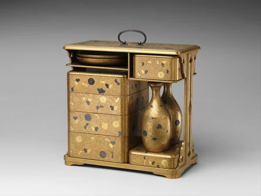 菊唐草葵紋蒔絵提重|Portable Picnic Set (sagejū) with Chrysanthemums, Foliage Scroll, and Tokugawa Family Crest