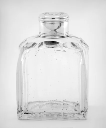 Pair of crystal bottles with cover and stopper (part of a set)