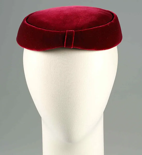 Pillbox hat — Cristobal Balenciaga|EISA|House of Balenciaga