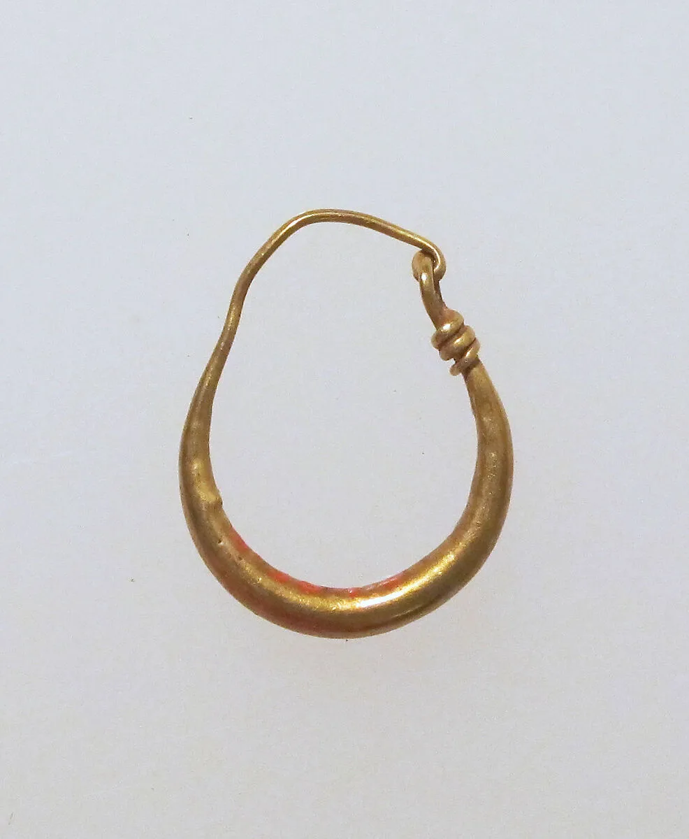 Earring-loop type, plain — Unknown