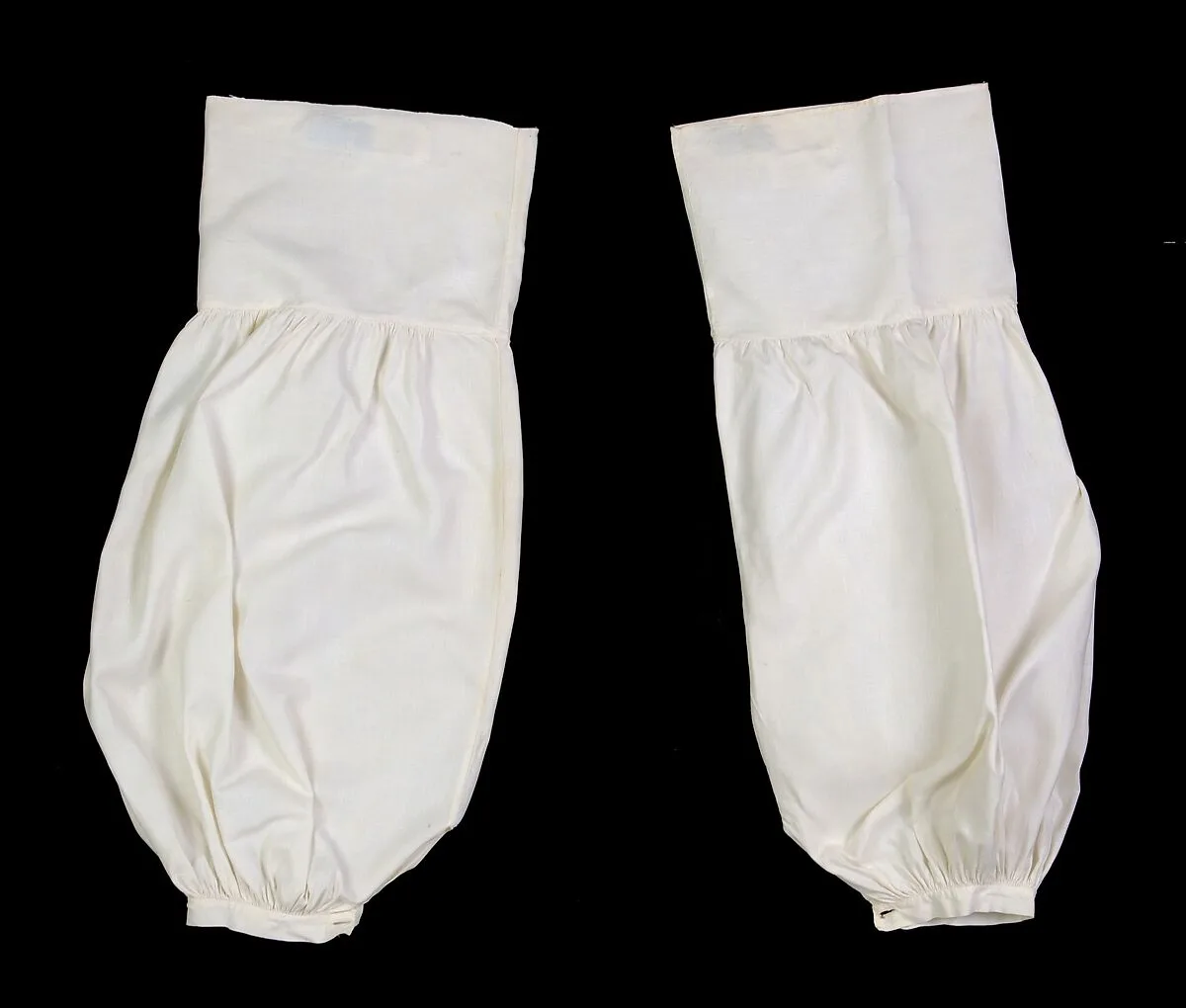 Undersleeves — Unknown