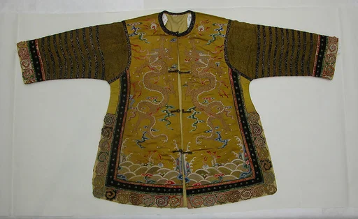 清 黃緞地彩繡云龍紋甲|Theatrical warrior’s jacket with dragons