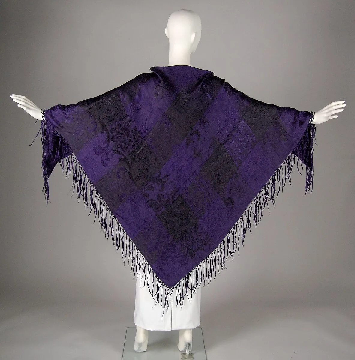 Mourning shawl — Unknown