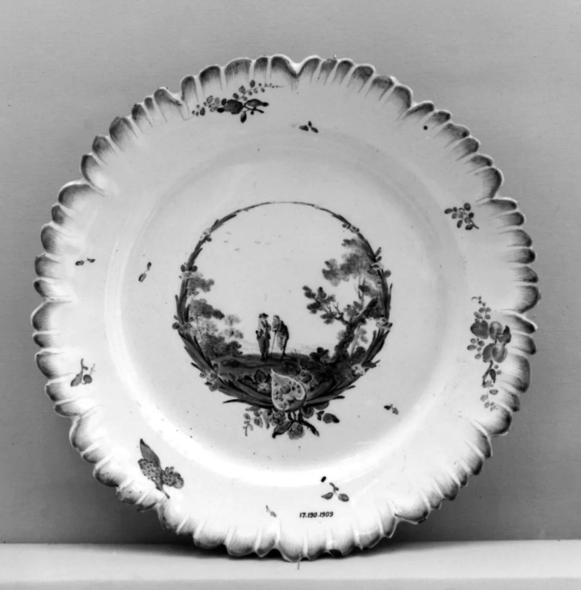 Plate — Fidelle Duvivier