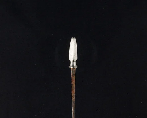 Arrowhead (<i>Yanone</i>)