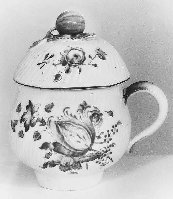 Cream pot with cover — Marieberg Manufactory|Berthevin period