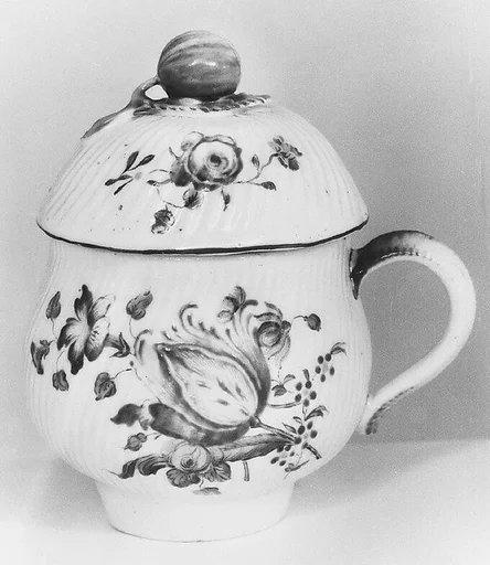 Cream pot with cover