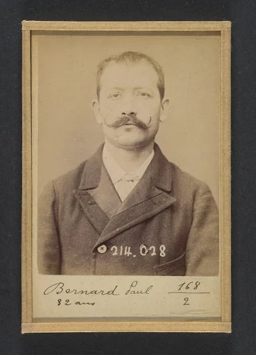 Bernard. Paul, Auguste. 32 ans, né à Crest (Drôme). Employé. Excitation au meurtre, anarchiste. 11/2/94. 