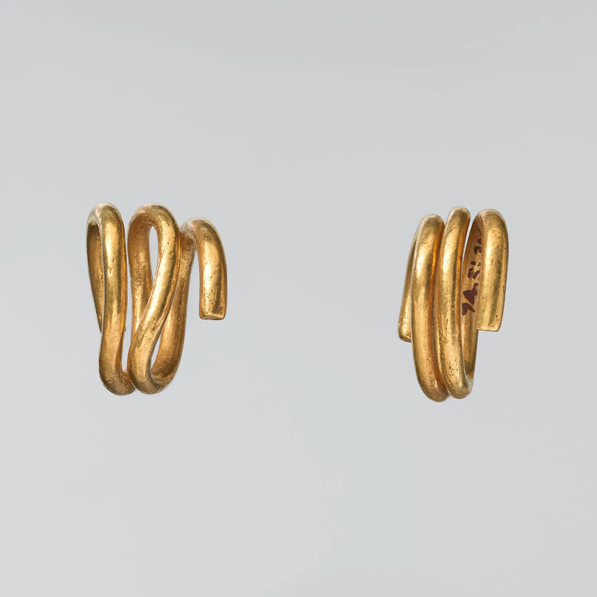 Gold spiral — Unknown
