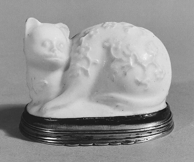 Box in the form of a cat — Luc Bouillerot|Saint-Cloud factory