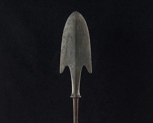 Arrowhead (<i>Yanone</i>)