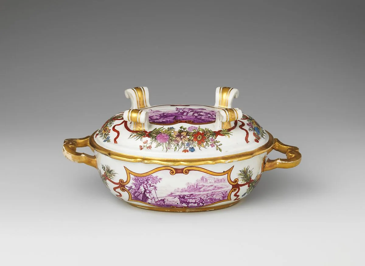 Dish with cover — Hans Gottlieb von Bressler|Vienna|Claudius Innocentius Du Paquier period