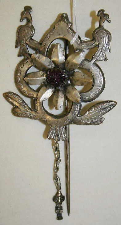 Brooch — Unknown