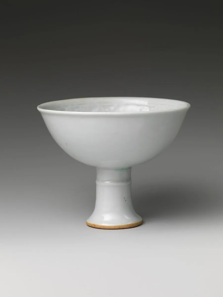 高足杯|Stem Cup with Chrysanthemum Scroll — Unknown