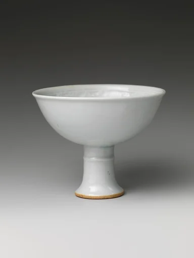高足杯|Stem Cup with Chrysanthemum Scroll