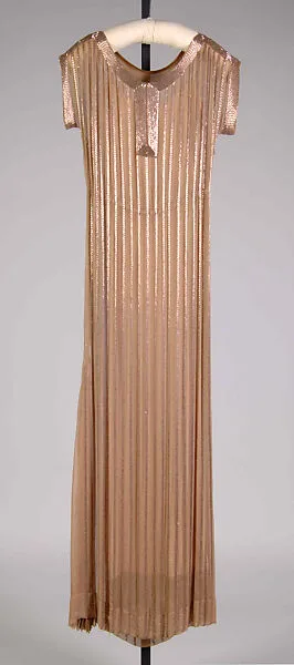 Evening dress — Mme. Eta Hentz