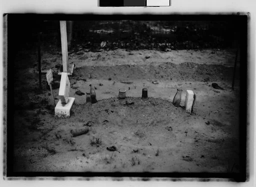 [Grave, Alabama]