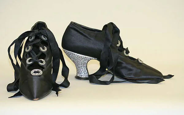 Evening shoes — Unknown
