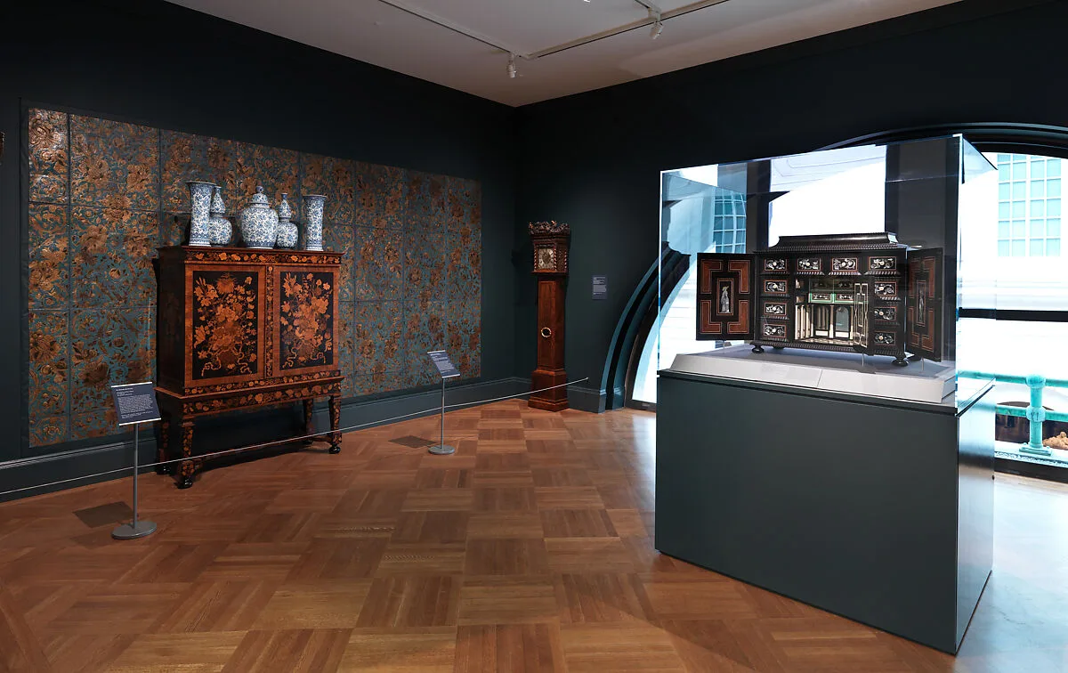Gilt-leather wall hanging (part of a set) — De Vergulde Roemer|De Gecroonde Son