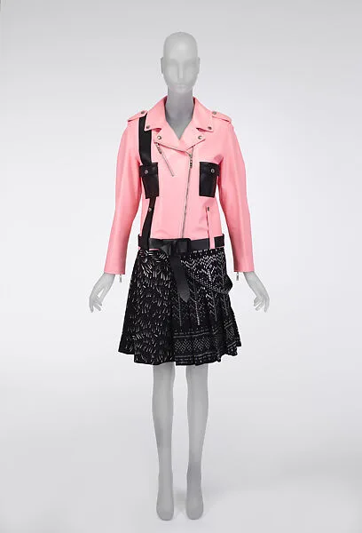 Ensemble — Louis Vuitton Co.|Nicolas Ghesquière