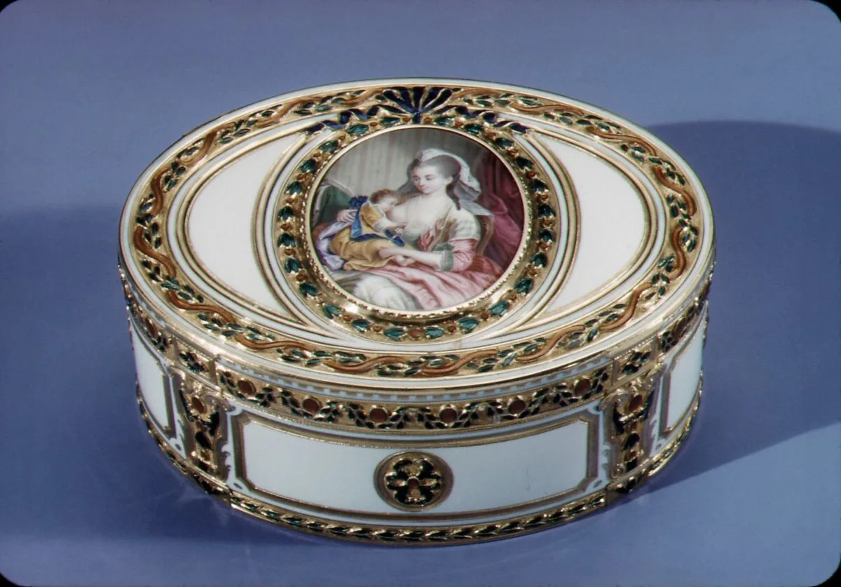 Snuffbox with miniature of a mother nursing a child — Joseph Etienne Blerzy