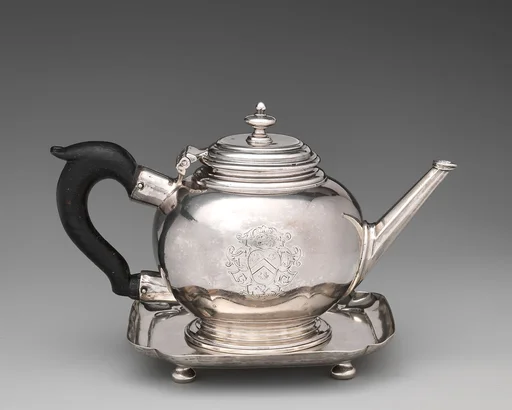Teapot and tray