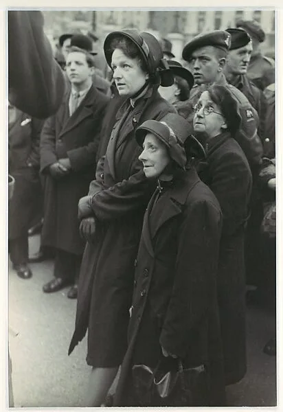 Listening to a Soap Box Orator, Hyde Park, London — Henri Cartier-Bresson