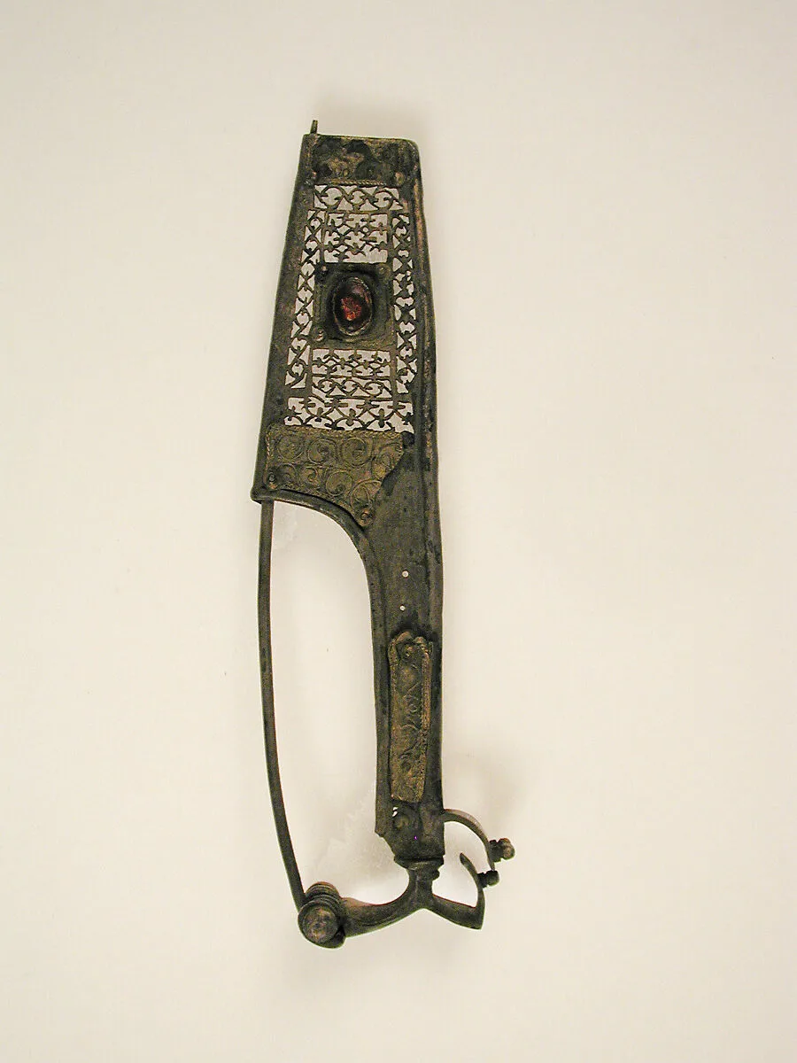 Brooch — Unknown
