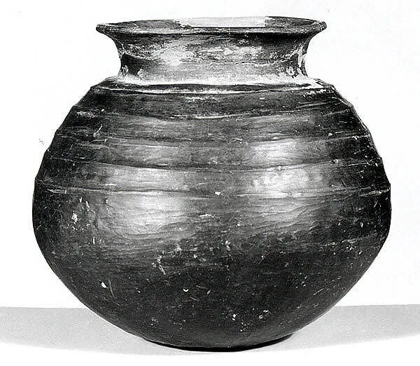 Jar with ribbed decoration — Unknown