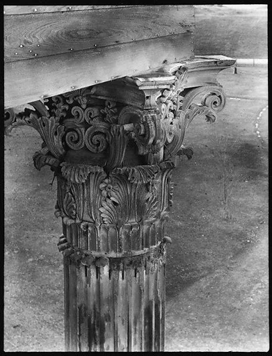 [Corinthian Capital, Belle Grove Plantation, White Castle, Louisiana]