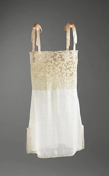 Chemise — Unknown