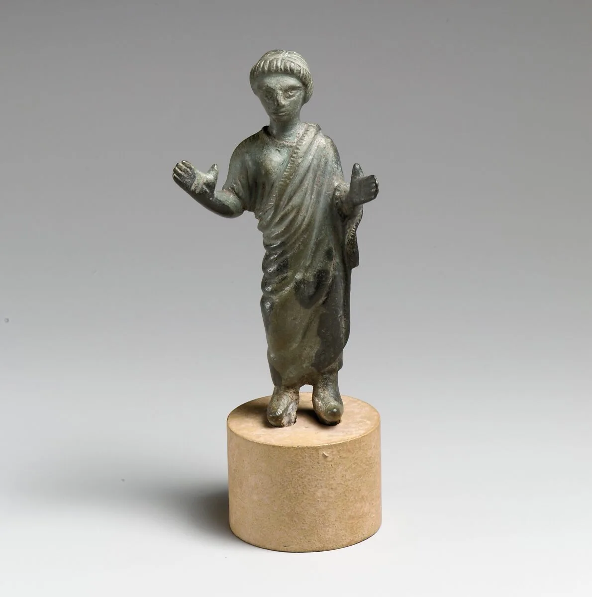 Statuette of female figure — Unknown